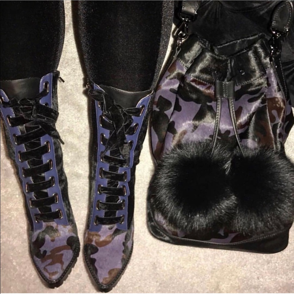 Jennifer Le Major Boots